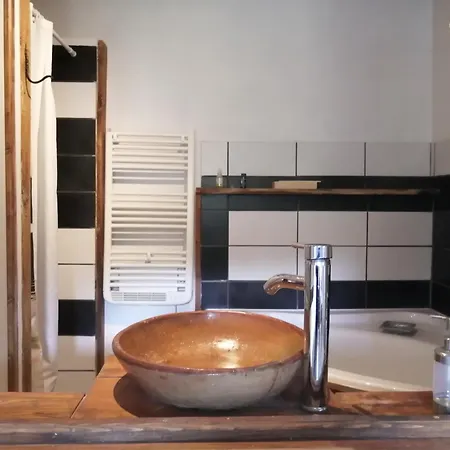 Chambre Tranquille Avec Salle De Bain Privative B&B Passafol